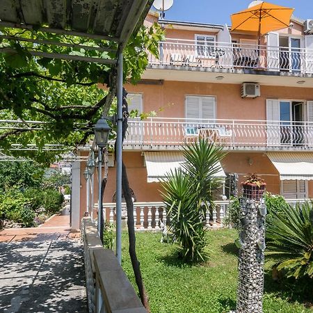 Vikeli Apartment Trogir Bagian luar foto