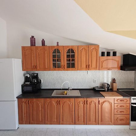 Vikeli Apartment Trogir Bagian luar foto