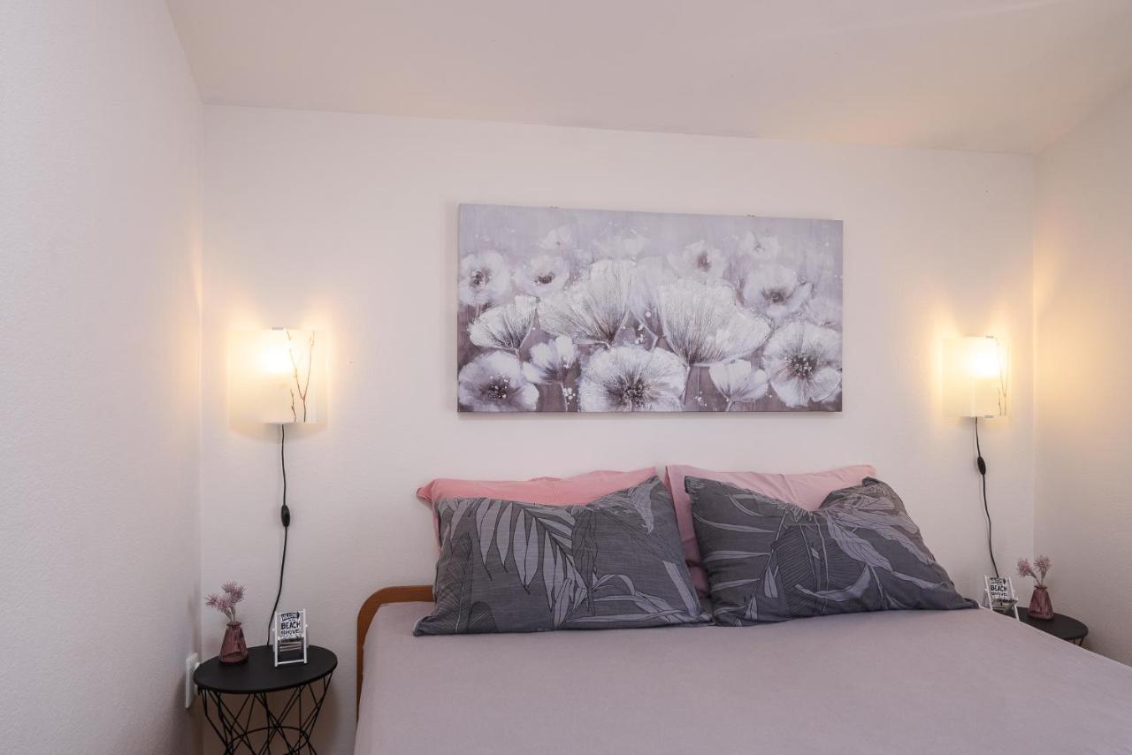 Vikeli Apartment Trogir Bagian luar foto
