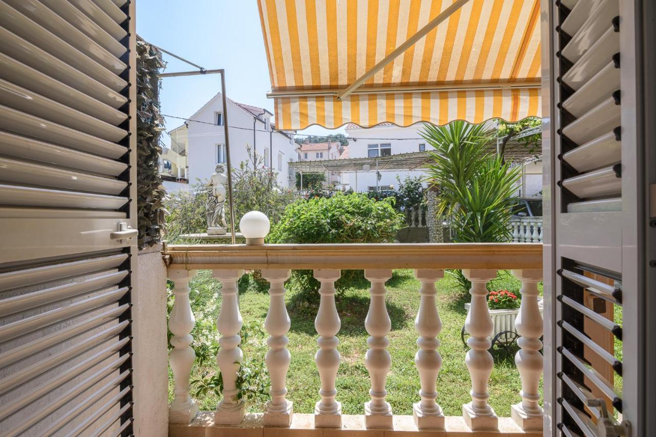 Vikeli Apartment Trogir Bagian luar foto
