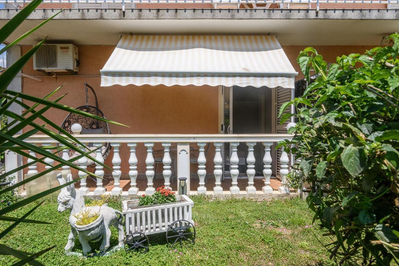 Vikeli Apartment Trogir Bagian luar foto