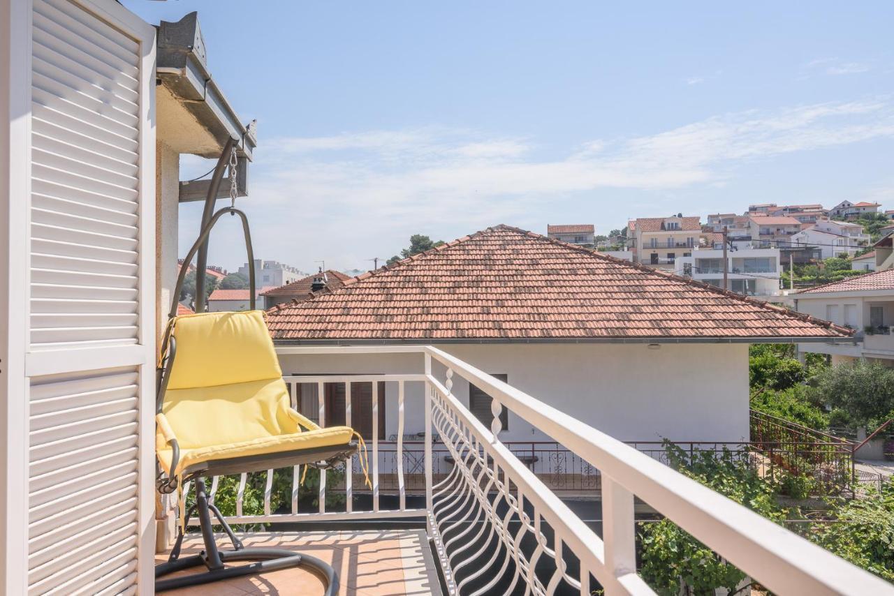 Vikeli Apartment Trogir Bagian luar foto