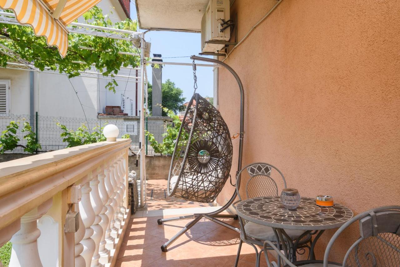 Vikeli Apartment Trogir Bagian luar foto